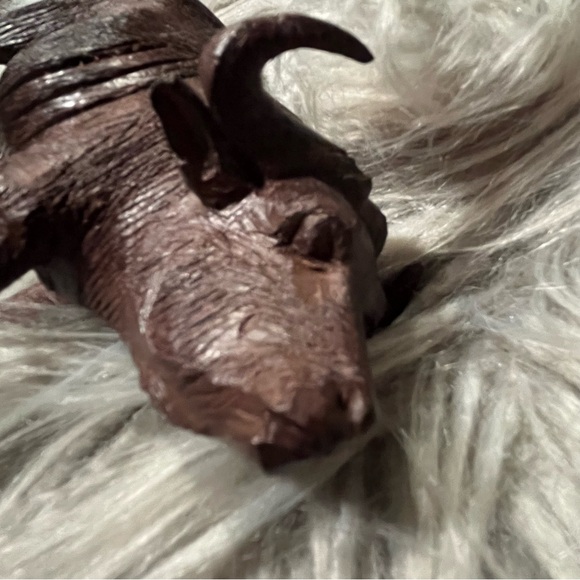ηεψ African Cape Buffalo Vintage Solid Intricate Hand-Carved Namibian Waxed Wood - Picture 16 of 16